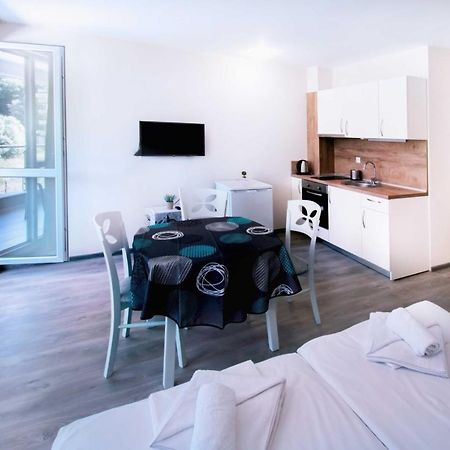 Donchevi Apartments بريمورسكو المظهر الخارجي الصورة