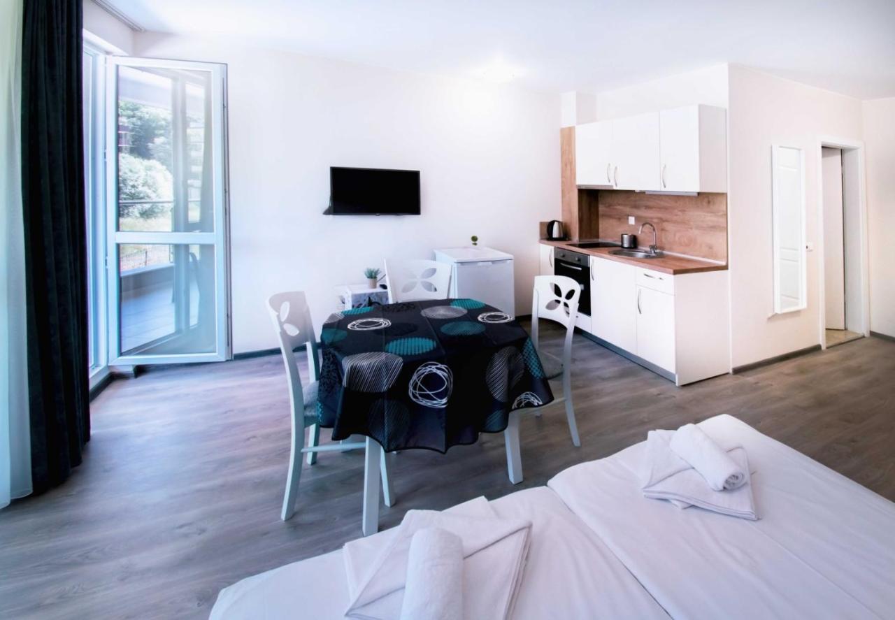 Donchevi Apartments بريمورسكو المظهر الخارجي الصورة
